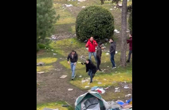 (VIDEO) Priveden nakon incidenta u Pionirskom parku: Željko Latas, odbornik Kreni-Promeni, pušten na slobodu, poslao poruku policajcima