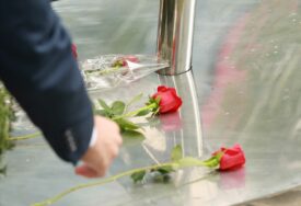 "U ratu su pretrpjeli najtežu bol" Pogledajte koliko će para dobijati roditelji 12 beba koje su 1992. umrle u KC Banjaluka