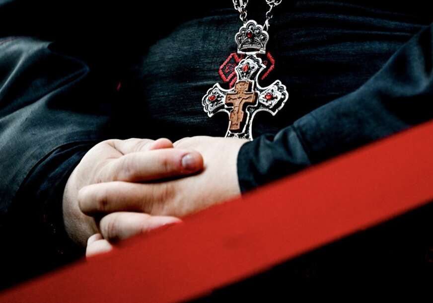 Žrtve tvrde da im je plaćao za seksualne usluge: Sveštenik (62) ZAVRŠIO IZA REŠETKA zbog seksualnog iskorištavanja maloljetnika