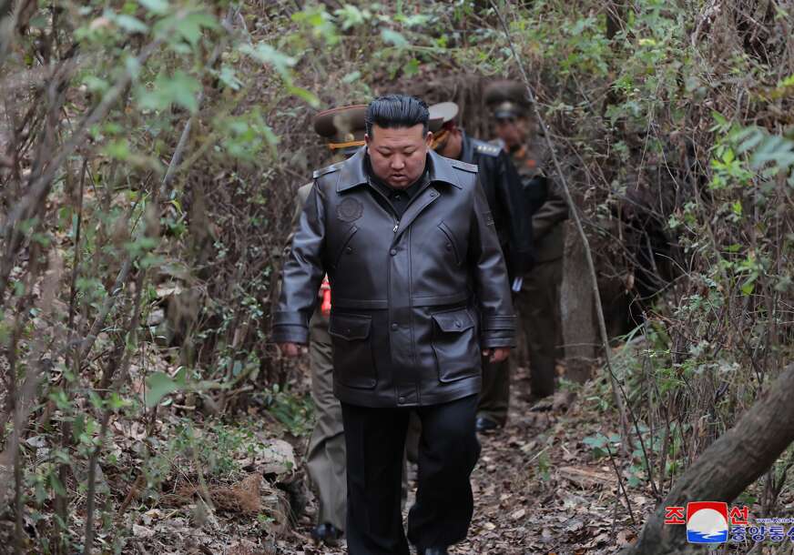 "Došao je trenutak da ubrzamo NUKLEARNO NAORUŽANJE" Vojska Sjeverne Koreje sprovela testiranja HIPERSONIČNIH RAKETA
