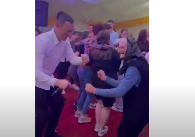 (VIDEO) "Više života u njoj nego u pola omladine danas" Duh mladosti ne zna za godine, starica iz sela kod Prnjavora zaplesala i ODUŠEVILA SVE