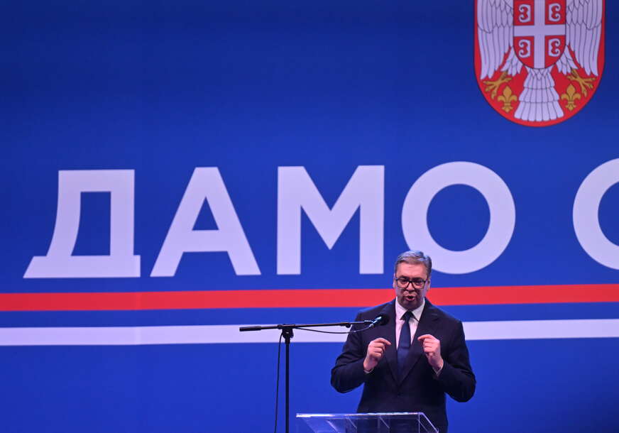 VUČIĆ NA SKUPU "NE DAMO SRBIJU" "Mogu da se šetkaju koliko hoće, završeno je sa njihovom obojenom revolucijom"