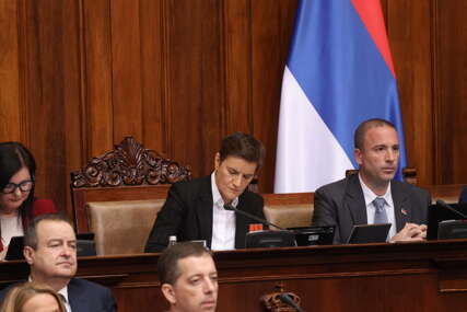 (FOTO) "On i svi njegovi partijski sekretari moraju da odgovaraju" Ana Brnabić "optužila" rektora Đokića da je od beogradskog univerziteta napravio "svoju" stranku