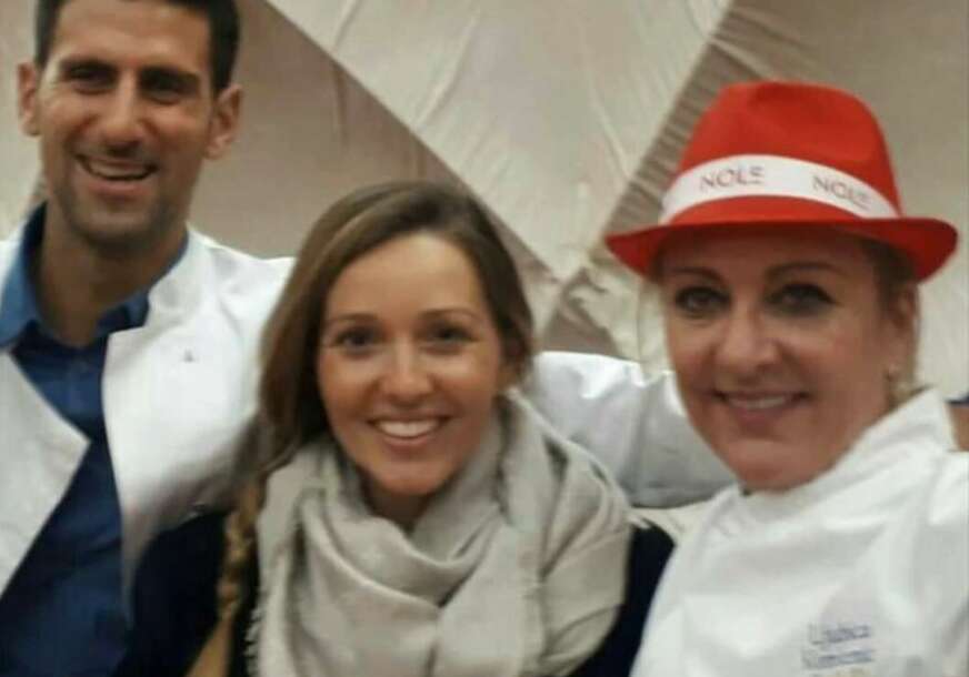 Novak i Jelena Đoković sa kuvaricom Ljubicom