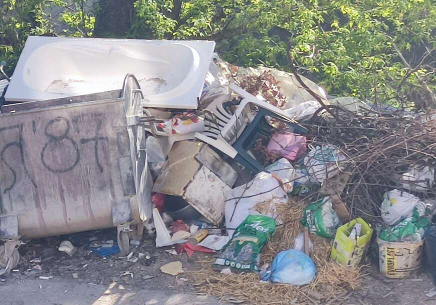 Deponija u alekse šantića u Banjaluci