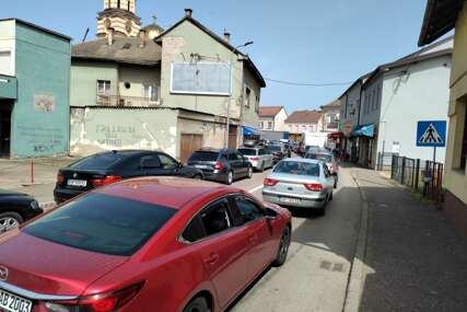 Gužva na graničnom prelazu Gradiška