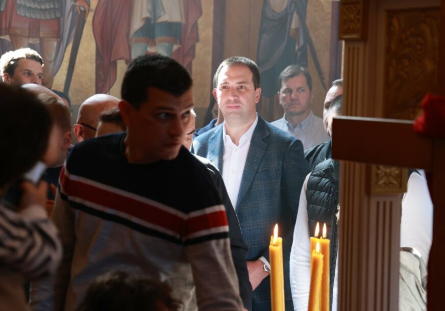 "Vaskrs je praznik VJERE I LJUBAVI" Selak prisustvovao liturgiji u Hramu Pokrova Presvete Bogorodice