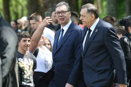 "Ne mogu oni da se progone" Vučić naglasio da će sa zvaničnicima SAD RAZGOVARATI O SRPSKOJ