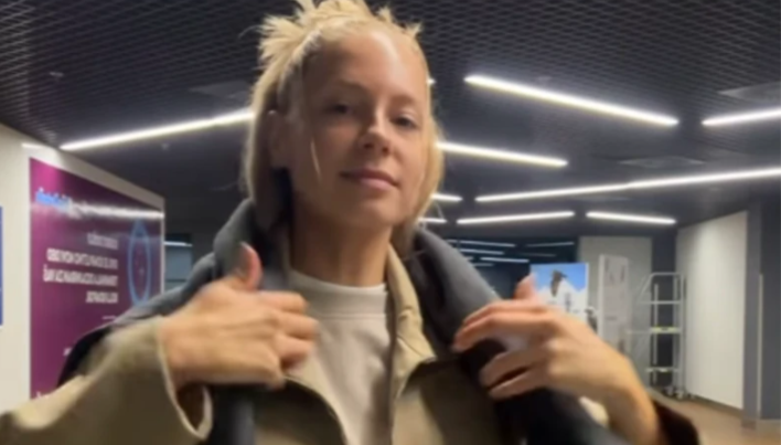 "Ona ne liči na sebe" Sara Jo iznenadila mnoge trenutnim izgledom, OFARBALA OBRVE I PROMIJENILA FRIZURU