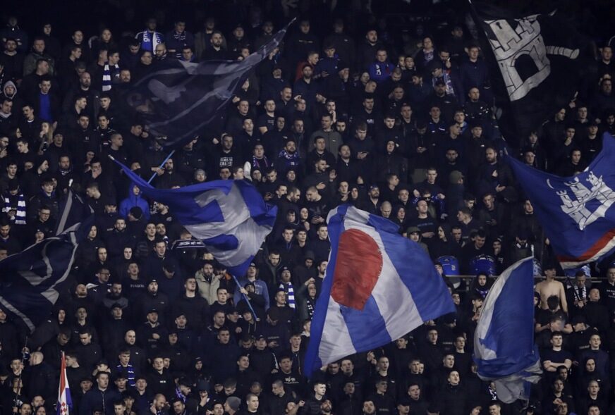 Navijači vrijeđali i otjerali igrače: Bruka za Dinamo Zagreb nije trajala 90 minuta, poslije svega ih dočekao HLADAN TUŠ od najvjernijih