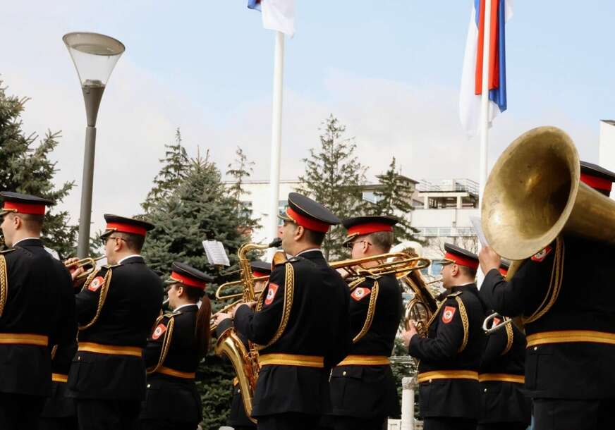 (FOTO) "Ne možemo plakati i veseliti se na isti dan" Kada institucije zaborave SOPSTVENU ISTORIJU ili zašto je otkazan koncert Policijskog orkestra MUP RS u Istočnom Sarajevu