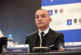 "Naša Ambasada je u komunikaciji sa Mehanizmom u Hagu" Vujić poručio da je Srbija spremna da ispuni sve što bude tražila porodica generala Mladića