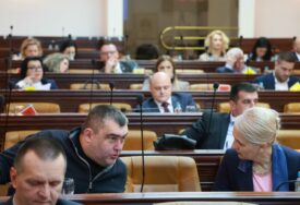 Zaposleni izvisili: Odbijen prijedloge SPS ZA POVEĆANJE PLATA radnicima Gradske uprave
