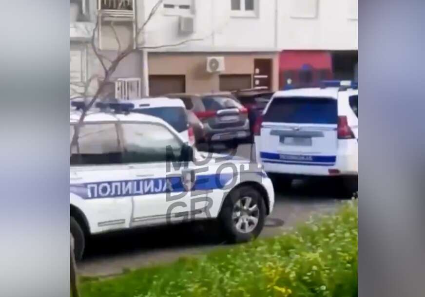 Policija ispred streljane