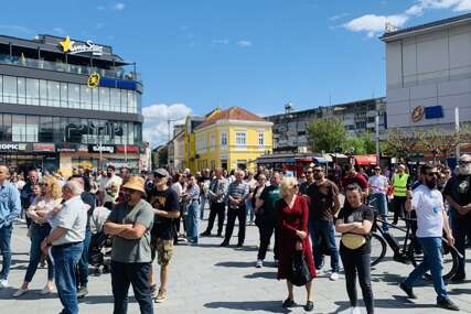 (FOTO) "Tražimo da se HITNO ZATVORI RUDNIK zbog velike štete" Još jedna subota i još jedan protest, Prijedorčani u borbi za ZA OPSTANAK LJUDI i zaštitu prirode