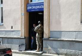 (VIDEO, FOTO) DUGE CIJEVI ispred Doma sindikata: Zatvorena Srpska ulica, na terenu specijalci, evo šta je razlog