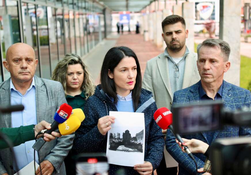 (FOTO) "Svi ćute na sraman akt o uklanjanju srpskih spomenika" Trivićeva zajedno sa Dubravcem i Dončićem predala Vladi RS inicijativu za izmjenu i dopunu Zakona o grobljima