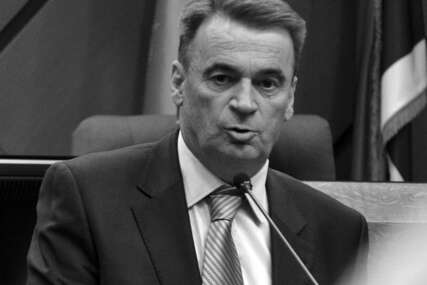 "Bio je osnivač i potpredsjednik SRS" Preminuo bivši gradonačelnik Novog Sada Milorad Mirčić