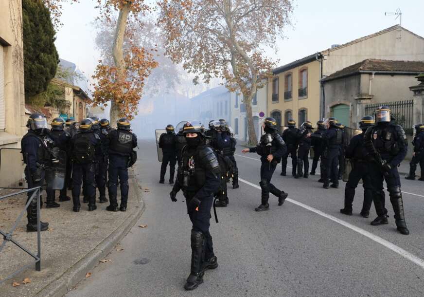 Protesti u Francuskoj: Povrijeđeni policajci, više osoba uhapšeno