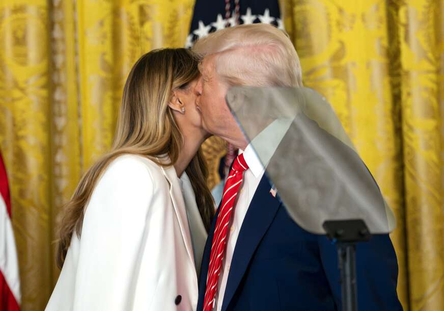 Melanija razvlastila Donalda: Komentar o braku predsjednika SAD izazvao BURNU REAKCIJU Bijele kuće