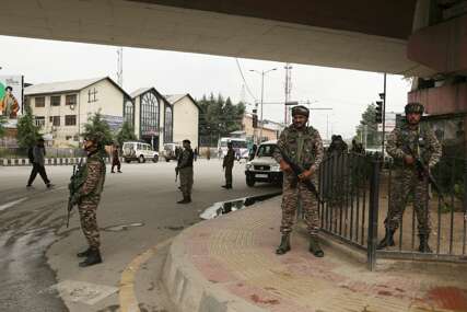 (FOTO) Najmanje 5 osoba poginulo: Pakistan izveo PRVI NAPAD NA INDIJU, sile pozivaju na deeskalaciju i dijalog