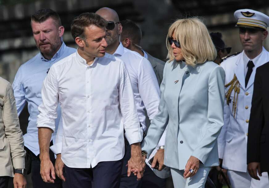 (FOTO) NEOBIČNA LJUBAVNA PRIČA Kako kćerke Brižit Makron gledaju majčin brak sa 24 godine mlađim i šta misle o očuhu