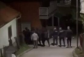 OBJAVLJENO KO JE RANIO POLICAJCA Nakon što je prijavljen za nasilje u porodici, otvorio vatru pa sebi pucao u GLAVU