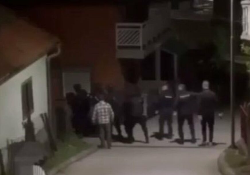 POZNATO KO JE RANIO POLICAJCA Nakon što je prijavljen za nasilje u porodici, otvorio vatru, pa sebi pucao u GLAVU