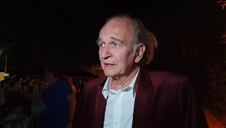 Zaboravi tekst na sceni, A PUBLIKA NI NE PRIMIJETI: Svetozar Cvetković iskreno o pripremama i susretu sa legendarnim Vuisićem