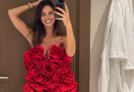 (FOTO) "Ne mogu da obuzdam emocije" Oglasila se Danijela Dimitrovska nakon vjeridbe, ne krije koliko je srećna