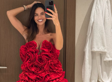 (FOTO) "Ne mogu da obuzdam emocije" Oglasila se Danijela Dimitrovska nakon vjeridbe, ne krije koliko je srećna