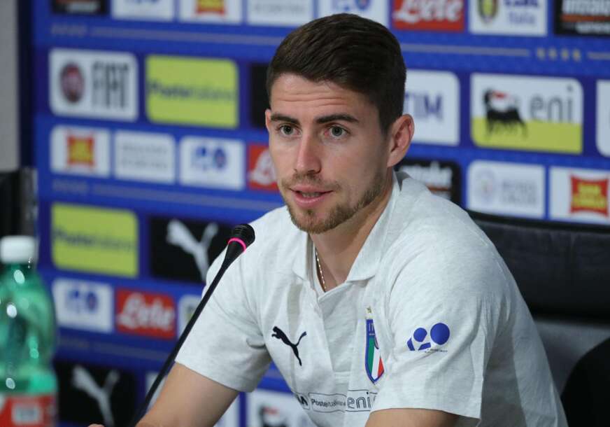 ODJEKNULA TRANSFER BOMBA Bio je najbolji igrač Evrope, a sada bez obeštećenja napušta Arsenal