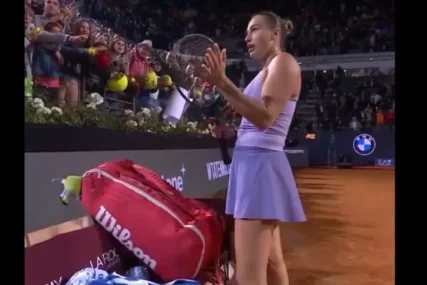 (VIDEO) Potez najbolje teniserke oduševio planetu:  Nakon što je Ukrajinka odbila da se rukuje, Sabalenka je ovo radila