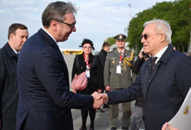 (FOTO) Oglasio se Vučić po dolasku u Moskvu "Ponosan na antifašističku borbu srpskog naroda"