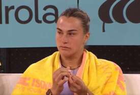 (VIDEO) Za sve je kriva Marta i njena SVAĐA SA SUDIJOM: Sabalenka postala viralna na društvenim mrežama zbog ovog poteza
