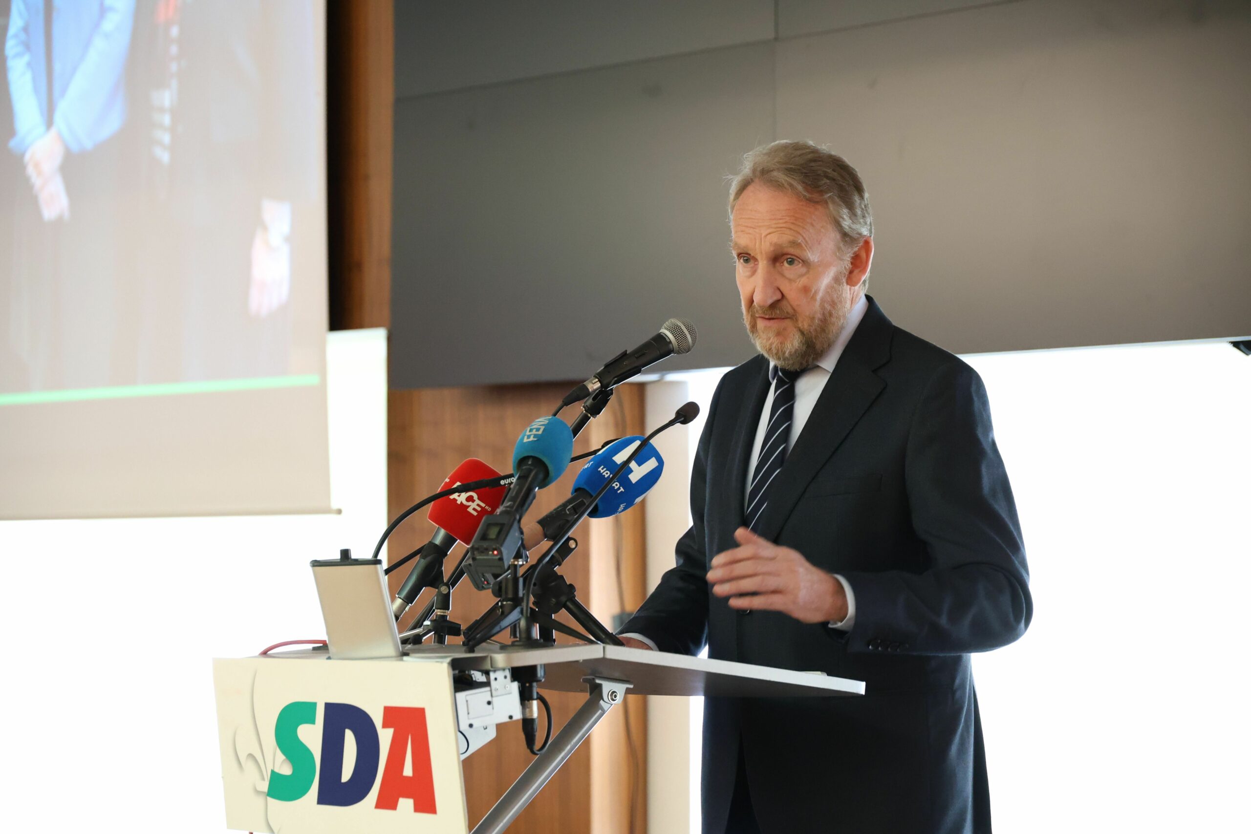 "Mi smo spremni preko svega ovoga preći" Izetbegović raspoložen za pomirenje sa srpskom stranom