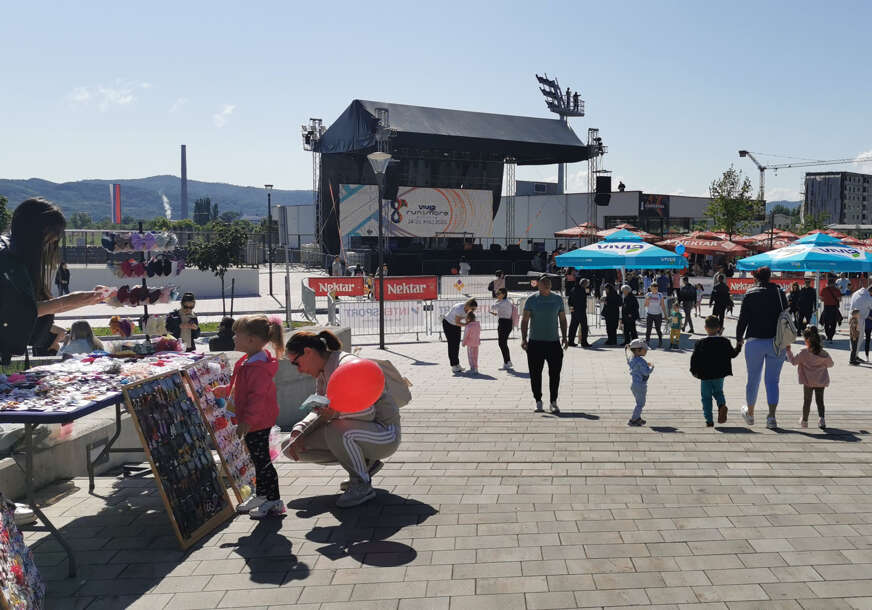 (FOTO) Pripreme za Bambini trku u punom jeku: Otvaranje festivala "Vivia Run&More Weekend"