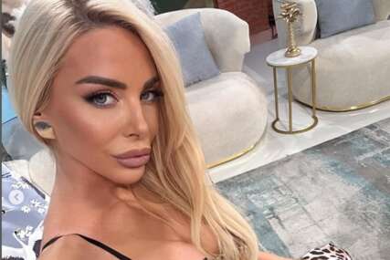 (FOTO) SVI GLEDAJU SAMO U JEDNO Voditeljka (38) se u programu uživo pojavila u uskoj haljini BEZ BRUSHALTERA