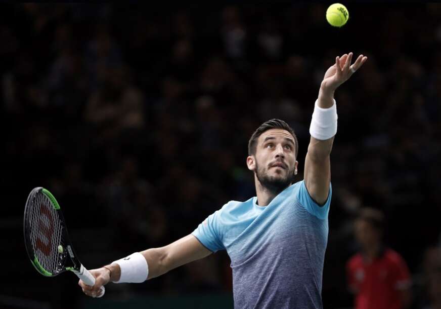 Damir Džumhur servira