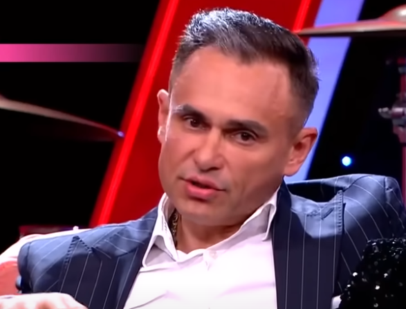 (FOTO) Svi gledaju u ovaj detalj: Bivši vjerenik Jovane Jeremić u Novakovom društvu "Šampioni igraju sve dok ne pobjede"