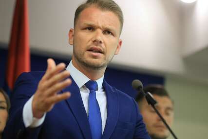 (FOTO) Stanivuković žestoko odgovorio Dodiku "Skupštinska većina koja je stvorila problem, već danas ga može riješiti"