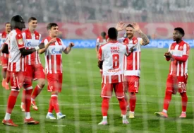 (FOTO) MLADOST PALA NA MARAKANI Zvezda slavila u novom dresu i stavila tačku na uspješnu sezonu