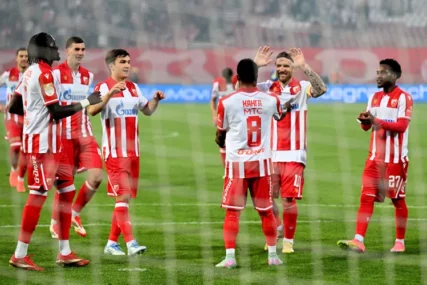 (FOTO) MLADOST PALA NA MARAKANI Zvezda slavila u novom dresu i stavila tačku na uspješnu sezonu