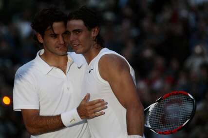 (VIDEO) Najčudniji teniski meč: Ono što su uradili Nadal i Federer nikad više se nije ponovilo