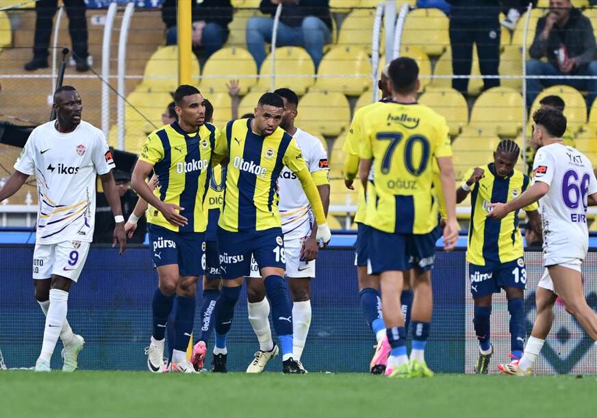 fudbaleri Fenerbahčea slave postignuti gol