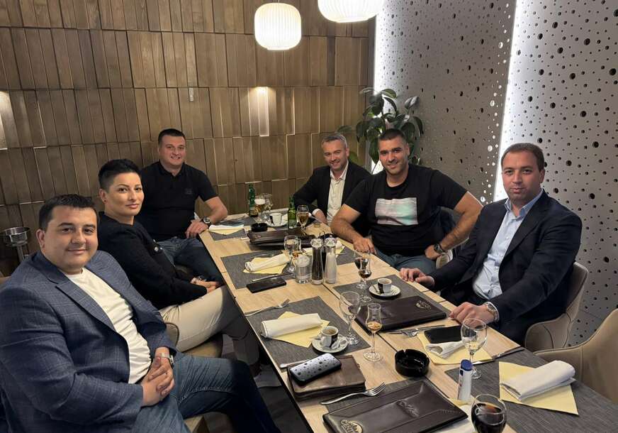 Goran Selak sa saradnicima