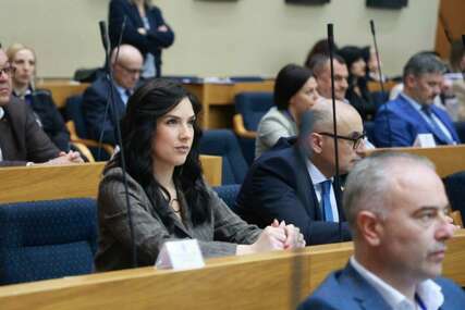 NAGRADE ZA NAJUSPJEŠNIJE Poslanik Bobana Ćibić izrazila divljenje i zahvalnost učesnicima konkursa