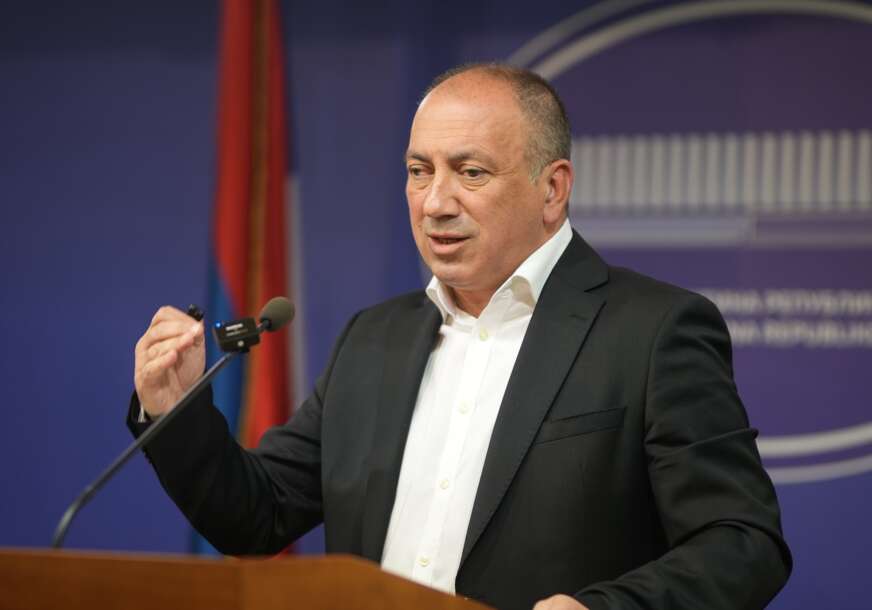 “Vidjećemo ko i koliko voli Srpsku” Crnadak o incijativi opozicije za održavanje POSEBNE SJEDNICE o stanju u javnim preduzećima