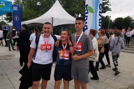 (FOTO) Mali šampioni Banjaluke: Školarci TRČALI Intersport School Run