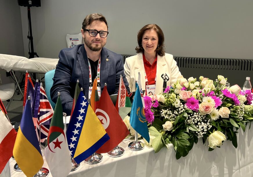 Kenan Mandra i Nelly Dilyaverovna Markova, predsjednica Kazahstanskog društva za mezoterapiju KOMTI